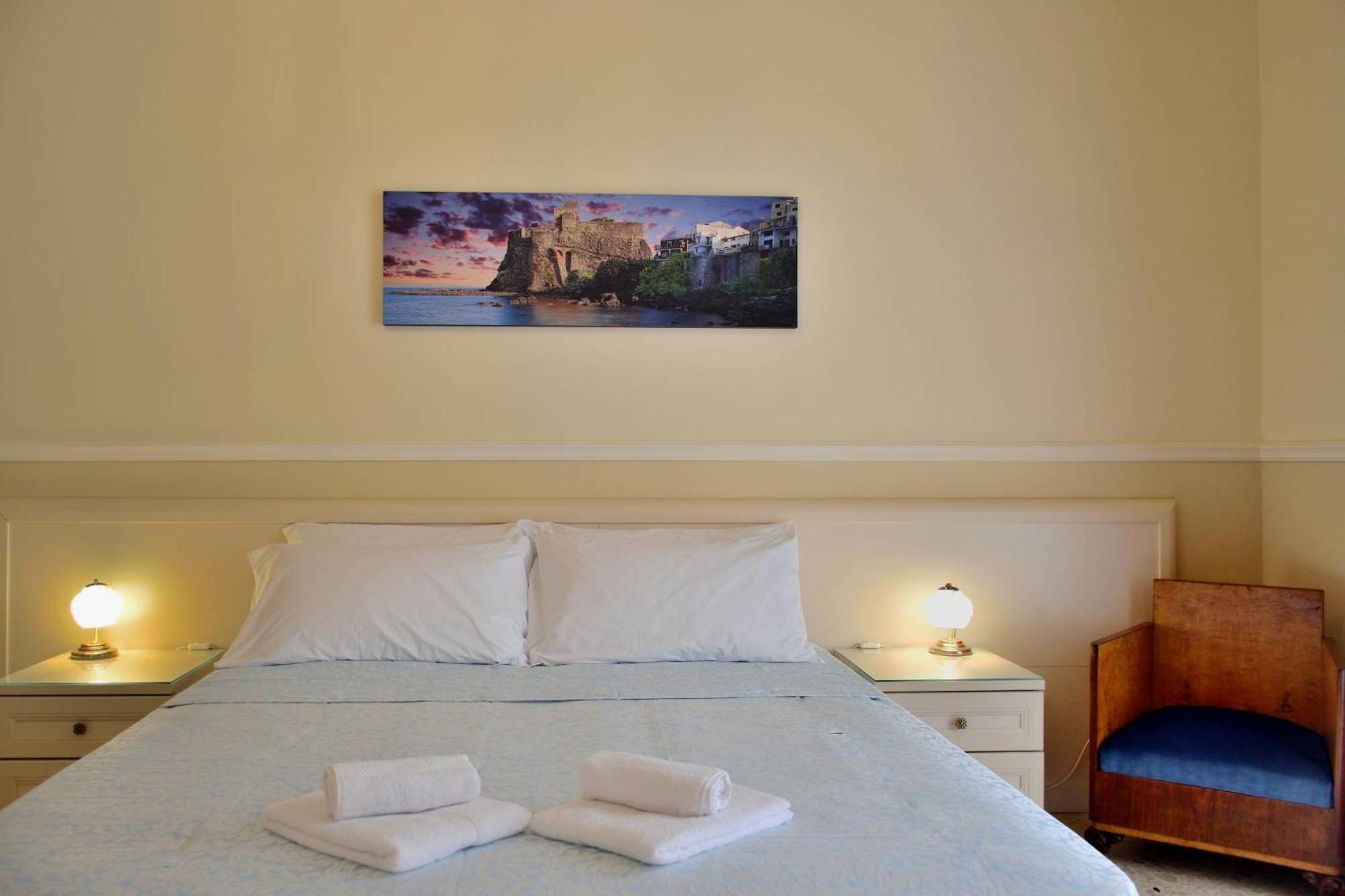 Bellini Inn Deluxe Катанія Екстер'єр фото