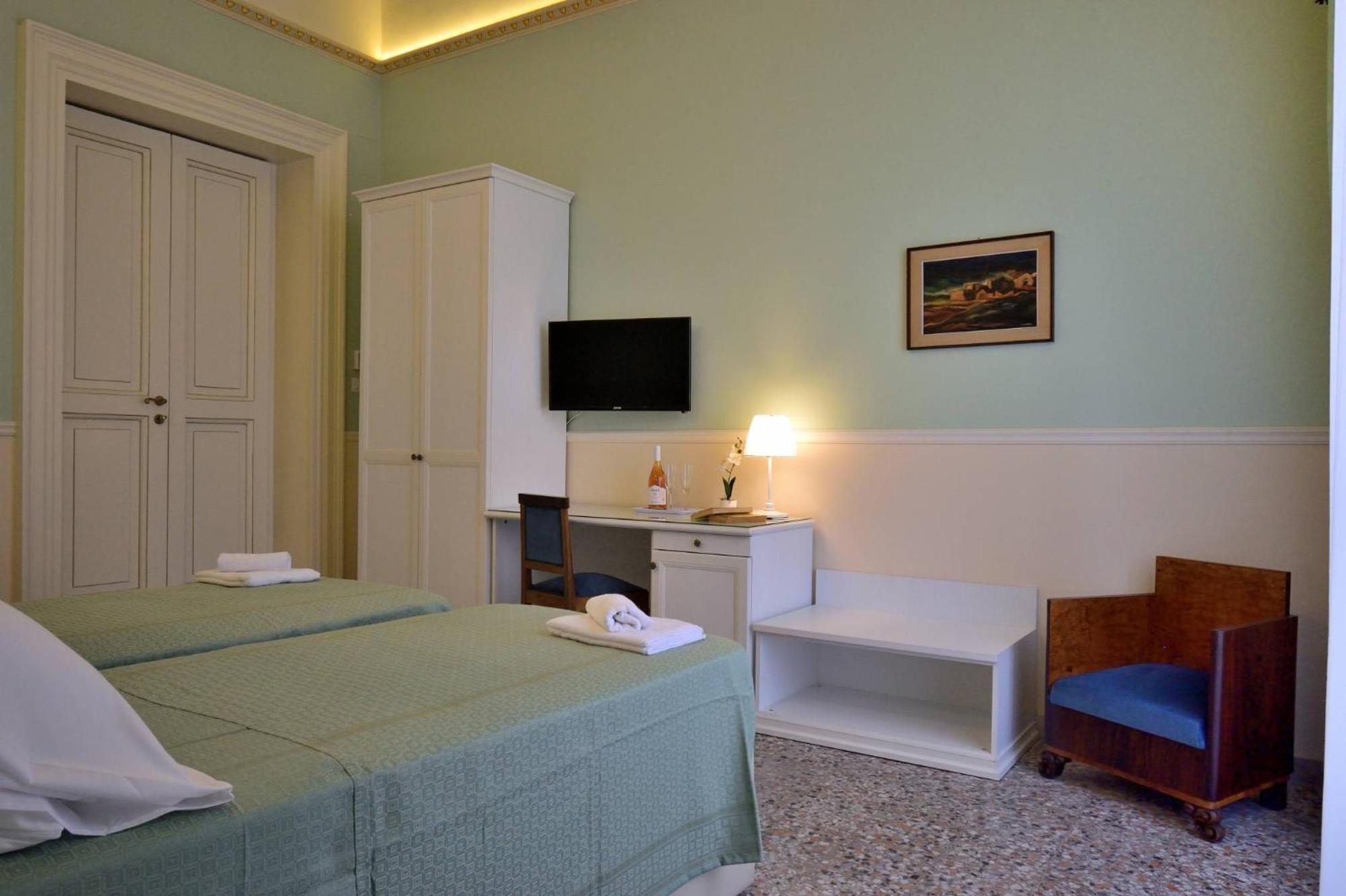 Bellini Inn Deluxe Катанія Екстер'єр фото