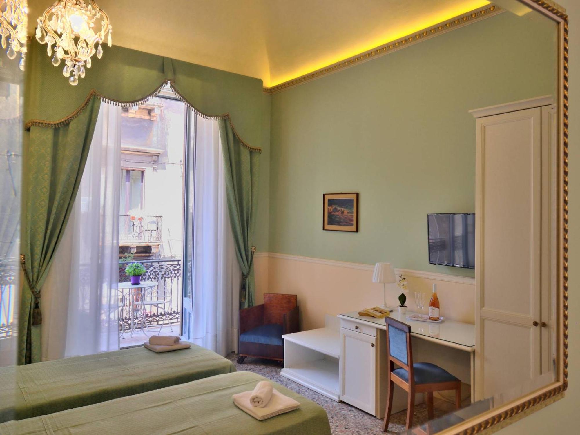Bellini Inn Deluxe Катанія Екстер'єр фото